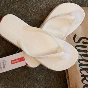 SWALKER Classic White Sandals